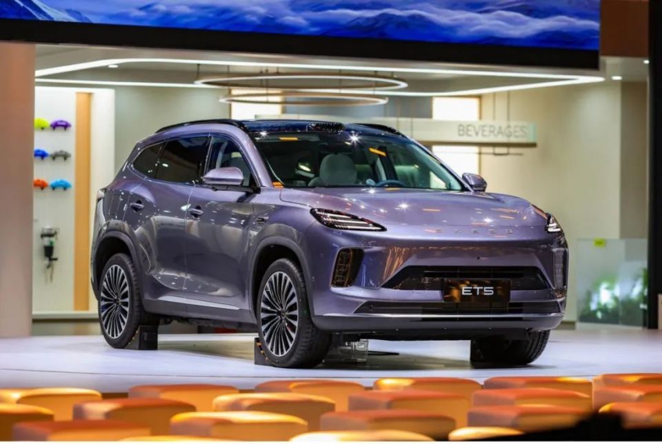 搭载地平线征程®6P 智慧安全SUV 星途ET5蓉城全球首发