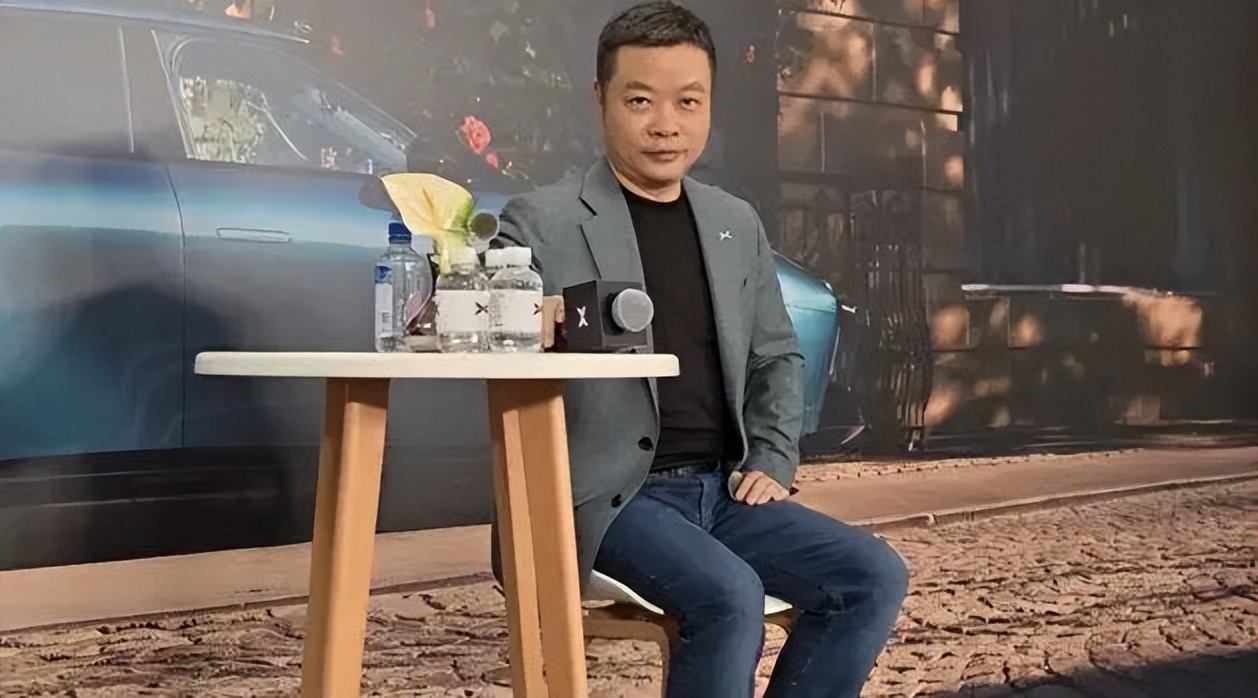 何小鹏，上了马斯克的贼船？！