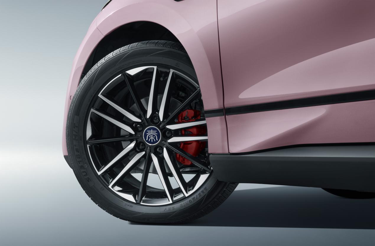 上新云辇型、限时12.98万元 七夕的“秦”绪价值是秦L EV给的