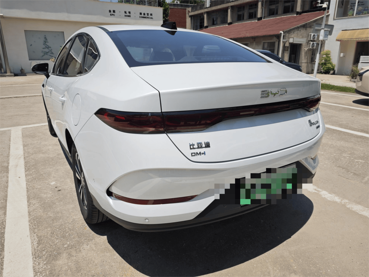 10万级家用神车！2000公里续航+智驾，全家抢着开！