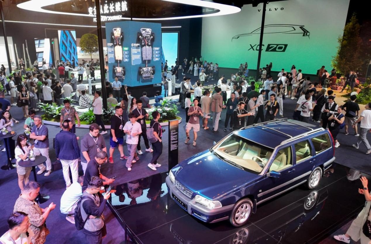 沃尔沃全新XC70首发，全球标准定义混动豪华新境界