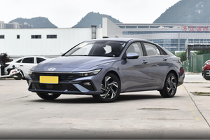 现代伊兰特又便宜了，入门版只要5.98万，还看啥国产新能源？