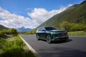 卷哭奶爸车！2026款东风奕派eπ008上市，都升级了啥？