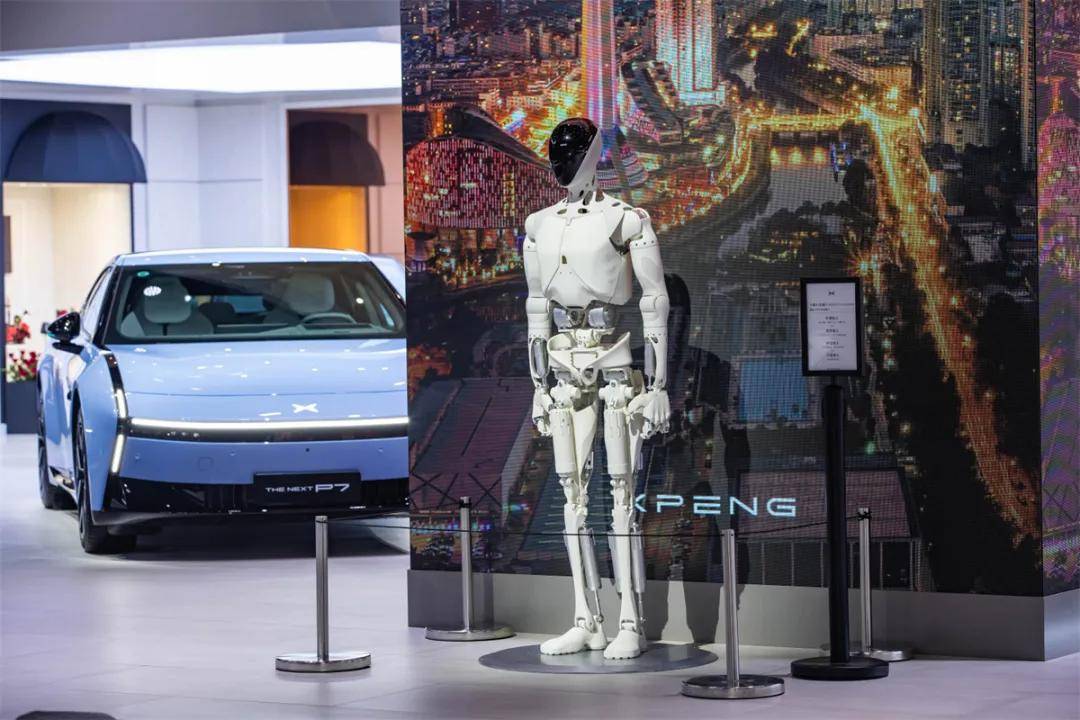 成都车展：携AI科技全明星阵容亮相，全新小鹏P7锁定C位