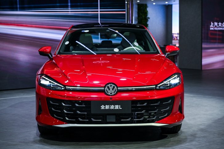 全新凌渡L GTS仅13.99万元起 享受2.0T高性能GT轿跑