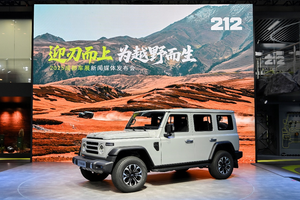 212越野车携T01柴油版亮相成都车展并宣布升级款检阅官正式售价