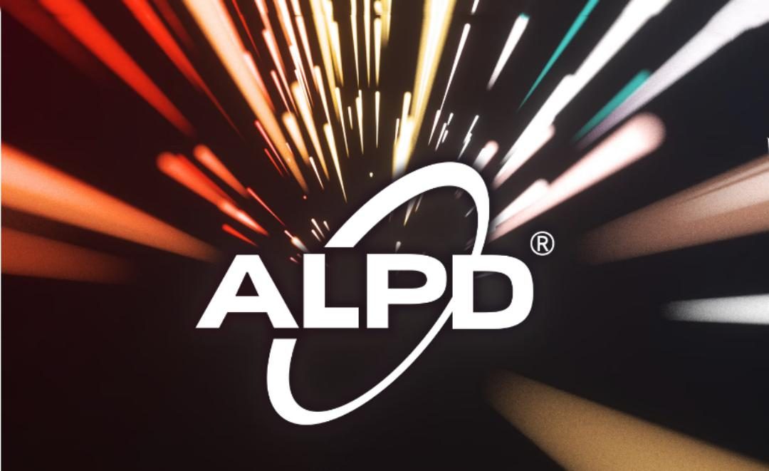 坚果N1 Air超亮版第三代和当贝D6X Plus：亮度、画质及性能全解析