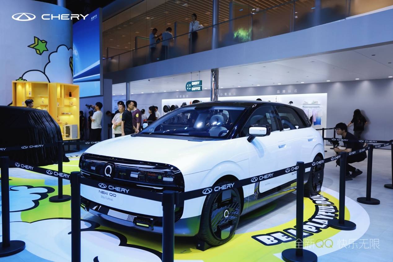 奇瑞QQ序列亮相成都车展 感受中国小车的设计、技术魅力