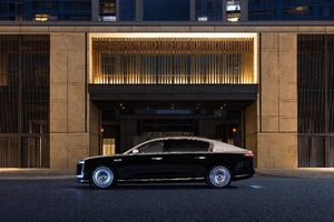 聚焦成都车展！尊界S800用创新设计打动高端“千金团”