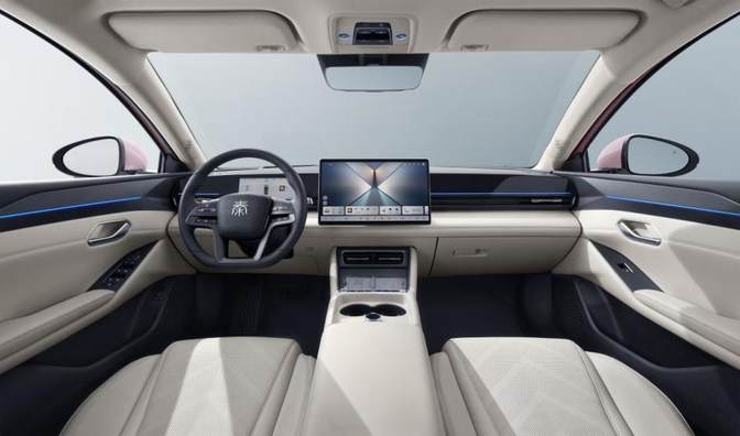 秦L EV上新545KM云辇型 七夕宠粉限时狂欢价12.98万元