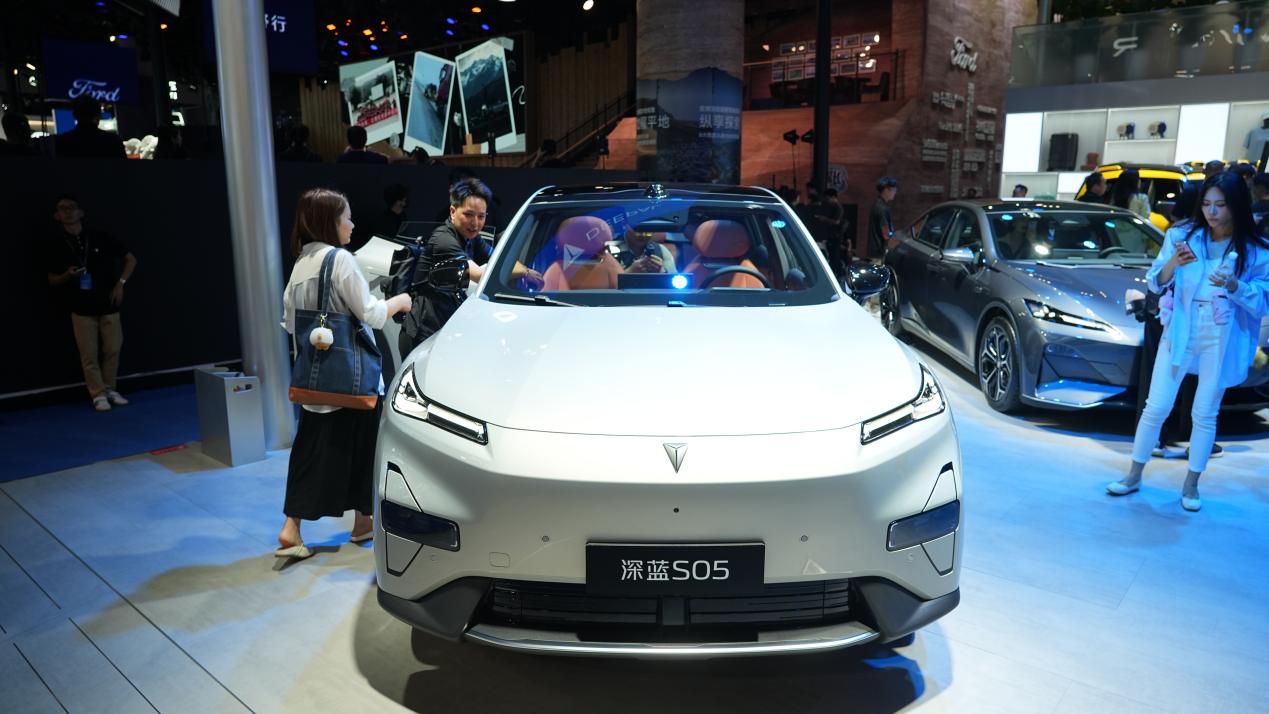 深蓝S05纯电版焕新上市，15万级纯电SUV市场迎来“超值大单品”！