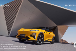 全新深蓝S07亮相成都车展，重塑科技智能中型SUV新标杆