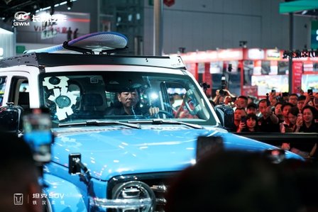 车战“蓉城”：张雨绮出任“首席体验官”，全新坦克500亮相成都车展