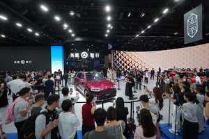 全新问界M7实车首秀 问界全系亮相成都车展