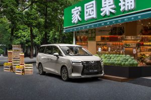 五菱三动力MPV星光730，实车亮相2025成都国际车展