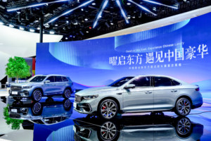 为燃油车高价值而战  中国星全新东方曜系列成都车展首次亮相