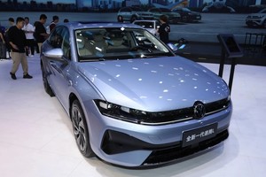 一汽-大众全新速腾L预售11.99万起 尺寸加长