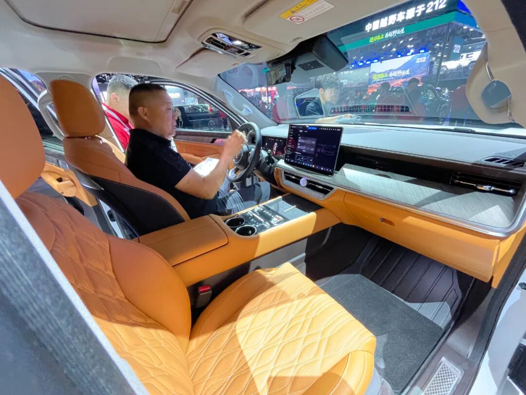 实拍全新坦克500：舒适、智能很到位，更懂家庭用户