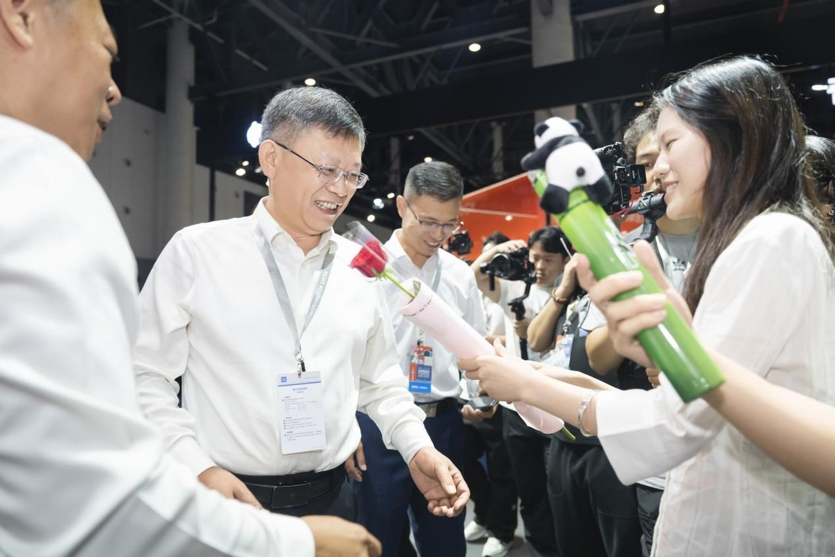 科技新豪华实力圈粉，星途ET5开启智慧出行新时代