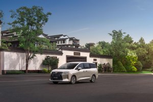 五菱三动力MPV星光730，实车亮相2025成都国际车展