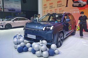 辅助驾驶+650km续航，补贴后9.48万起？AION V home正式上市