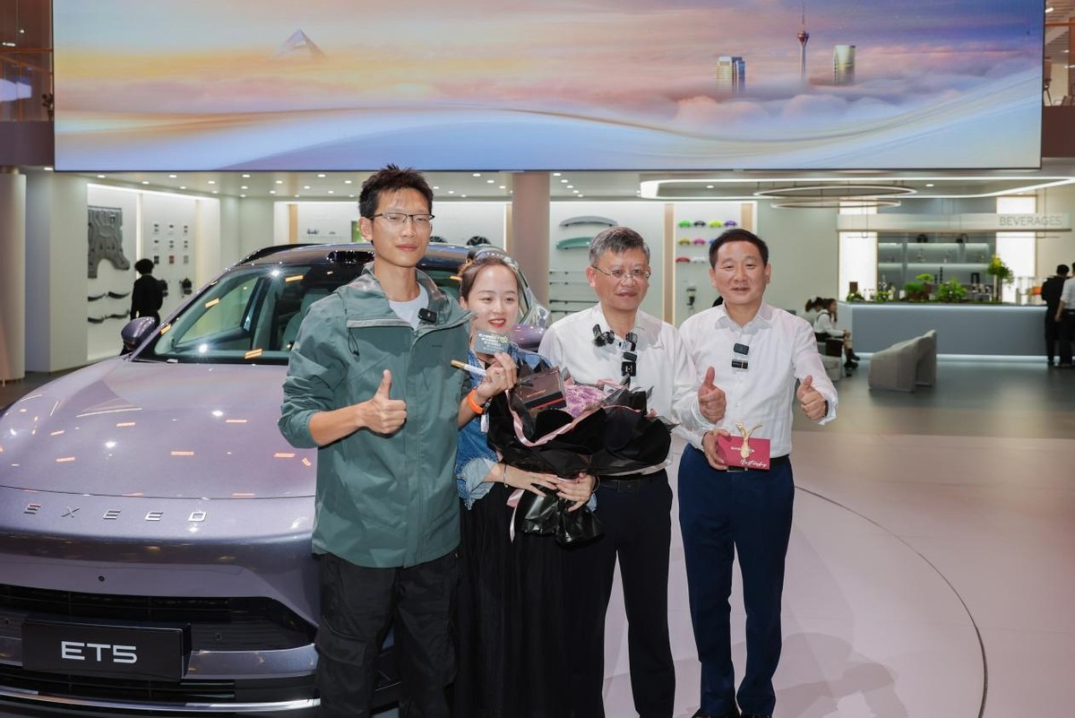 科技新豪华实力圈粉，星途ET5开启智慧出行新时代