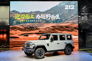 212越野车携T01柴油版亮相成都车展并宣布升级款检阅官正式售价