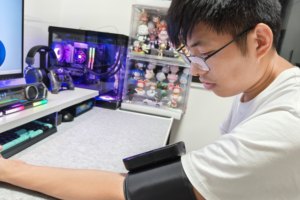 时刻关注身体血压变化，町石臂式电子无创血压计