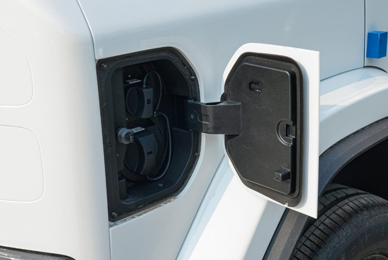 东风纳米06对比iCAR V23，谁才是年轻人的“方盒子”？