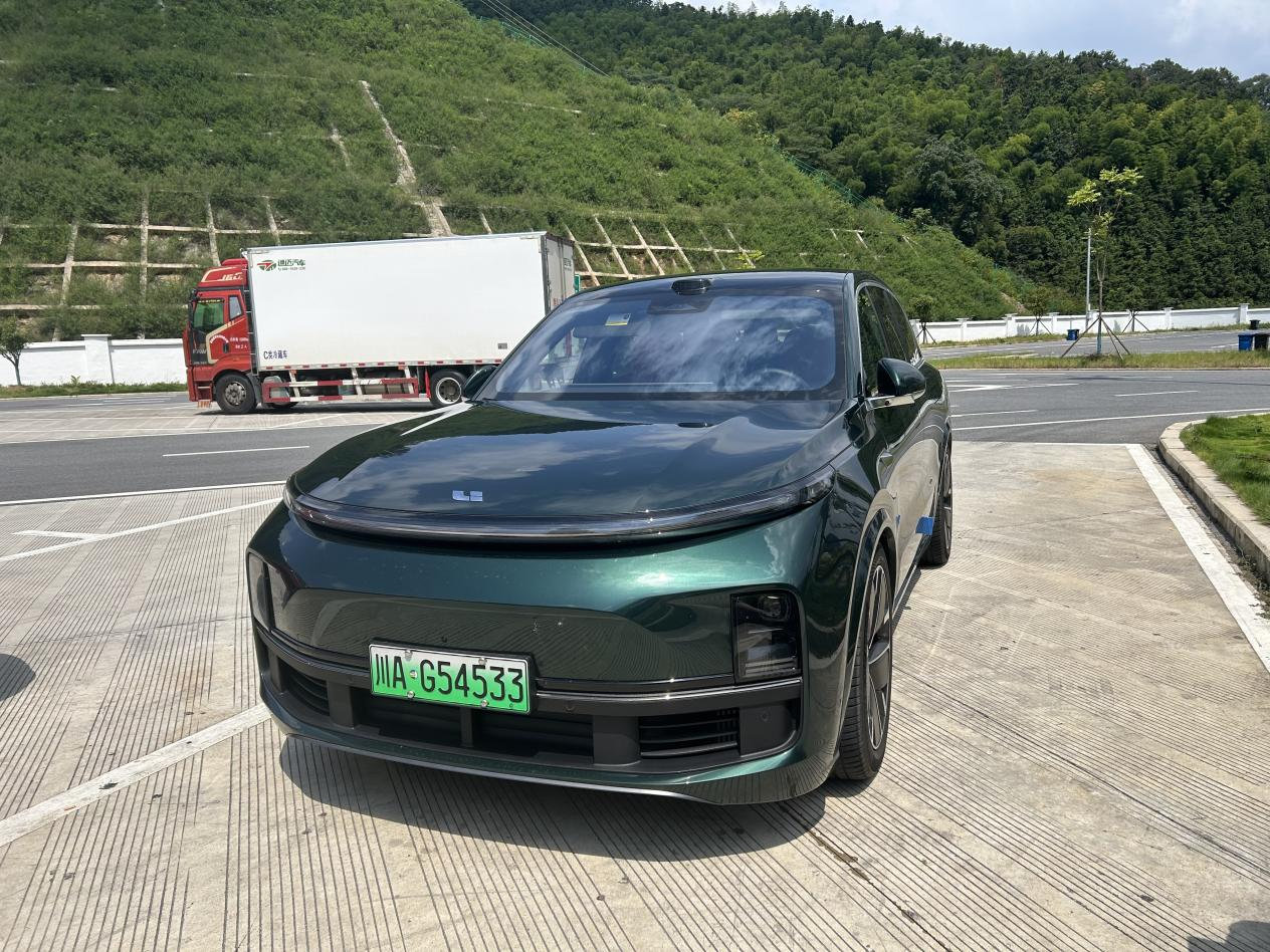 全家穿越湘豫川，理想L8焕新版化身完美旅伴！