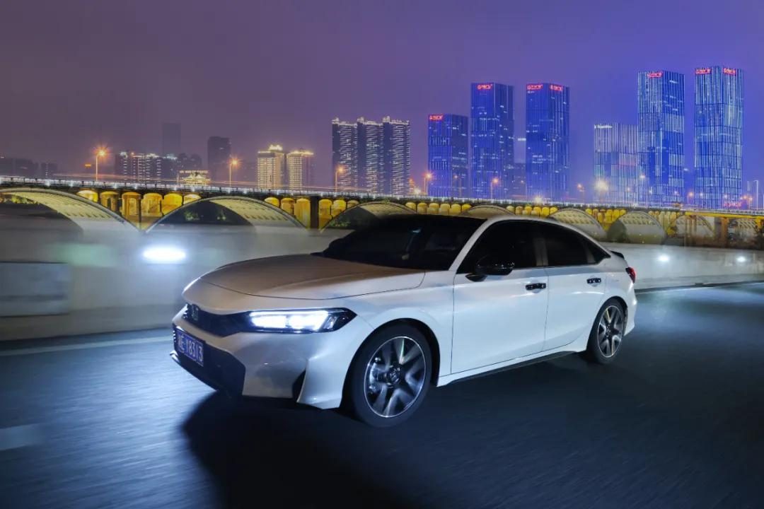 对年轻人来说 思域是一台什么车？