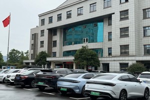 政府大院停满比亚迪，公务员购车释放国产汽车崛起信号