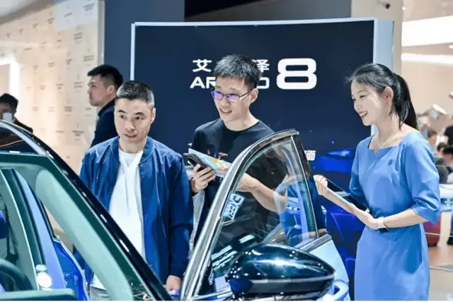 当汽车直播沦为“线索贩子”，车企接下来该咋办？