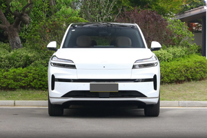全系900V，大型纯电SUV，六座七座都有，起步价低至17.98万？