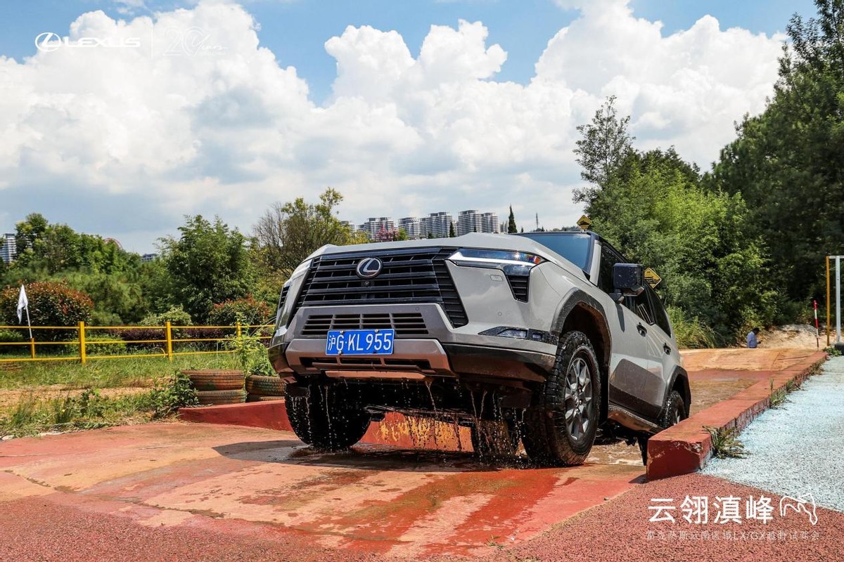 场地试驾雷克萨斯GX550h，这才是硬派SUV的正确打开方式！