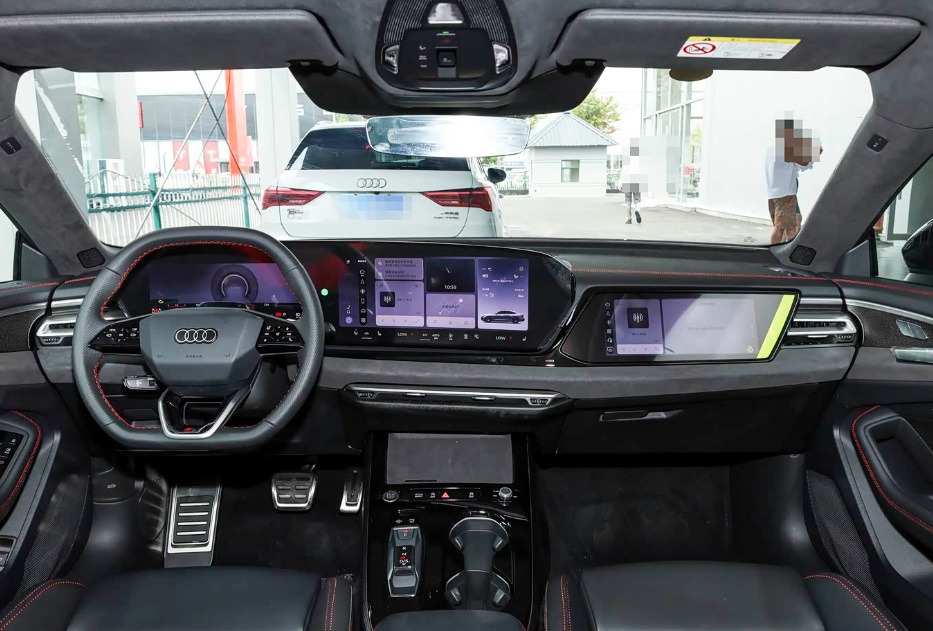 华为智驾上车，限时25.59万元起，上汽奥迪A5L Sportback登场
