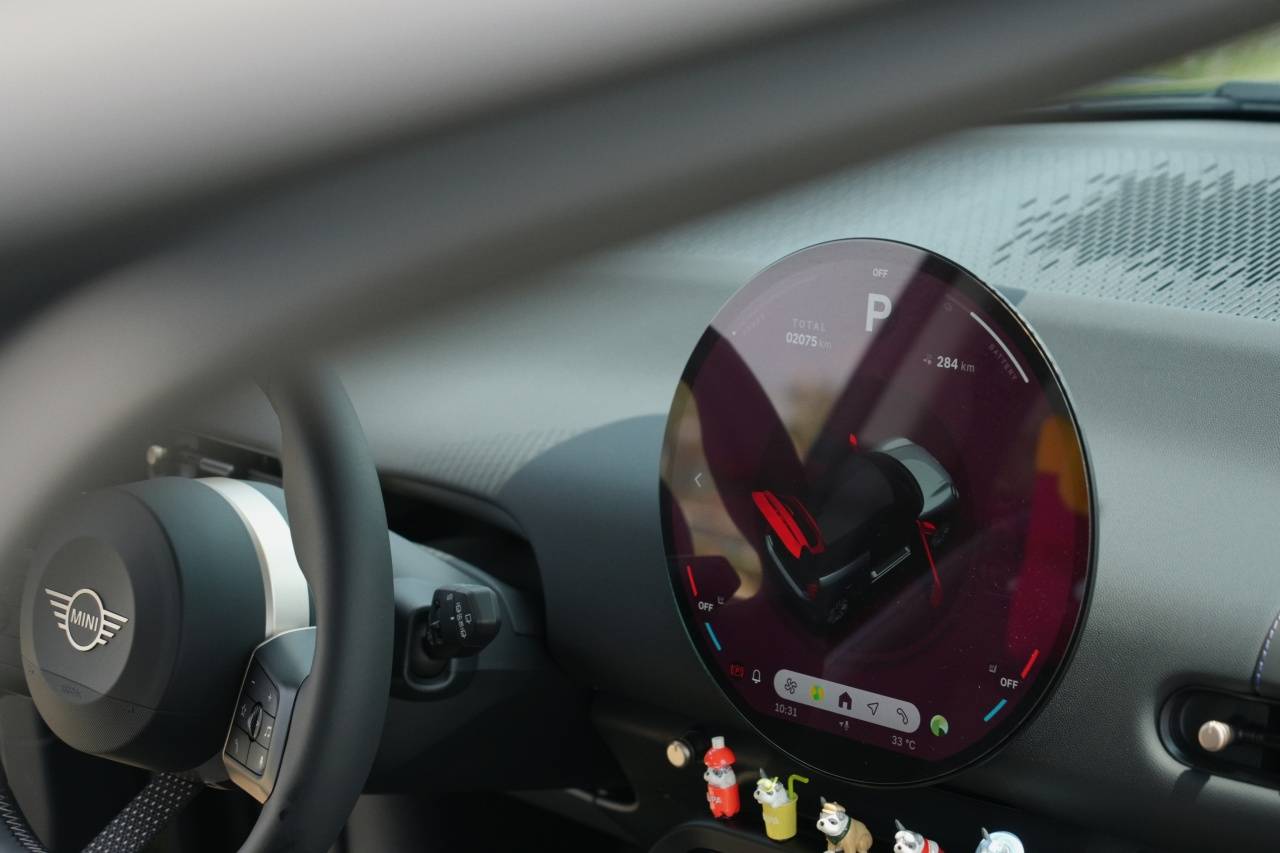 独立试驾电动MINI COOPER：细节之处见情怀，驾驶乐趣仍上头