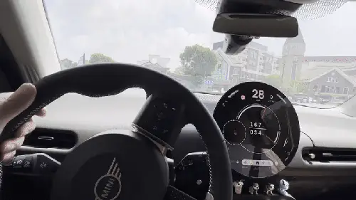 独立试驾电动MINI COOPER：细节之处见情怀，驾驶乐趣仍上头