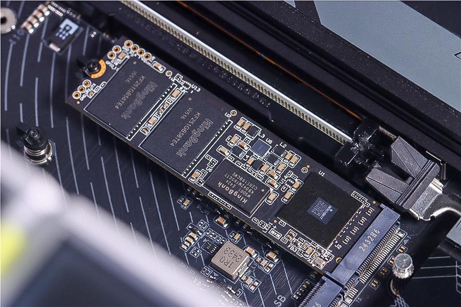 预算党必看！金百达KP270 PCIe4.0 NVMe 2TB SSD性价比高到离谱