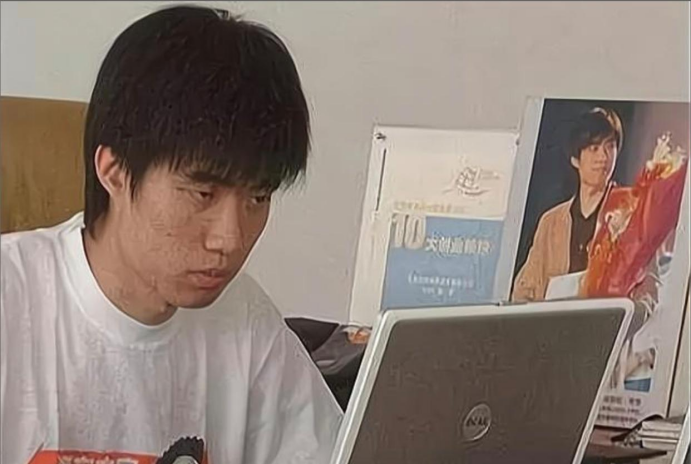 点名易烊千玺，李想仍是少年