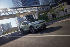 领克06 Relive上市，这可能是你能买到的，最好玩的十万级SUV