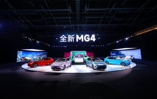 全新MG4开启预售，7.38万起，半固态电池年内批量交付！