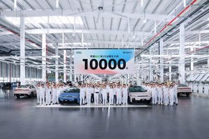 零跑B01上市7天下线10000台 刷新零跑速度