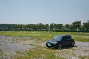独立试驾电动MINI COOPER：细节之处见情怀，驾驶乐趣仍上头