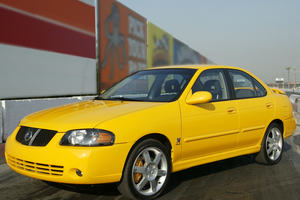 21世纪初的性能轿车典范：日产Sentra SE-R B15