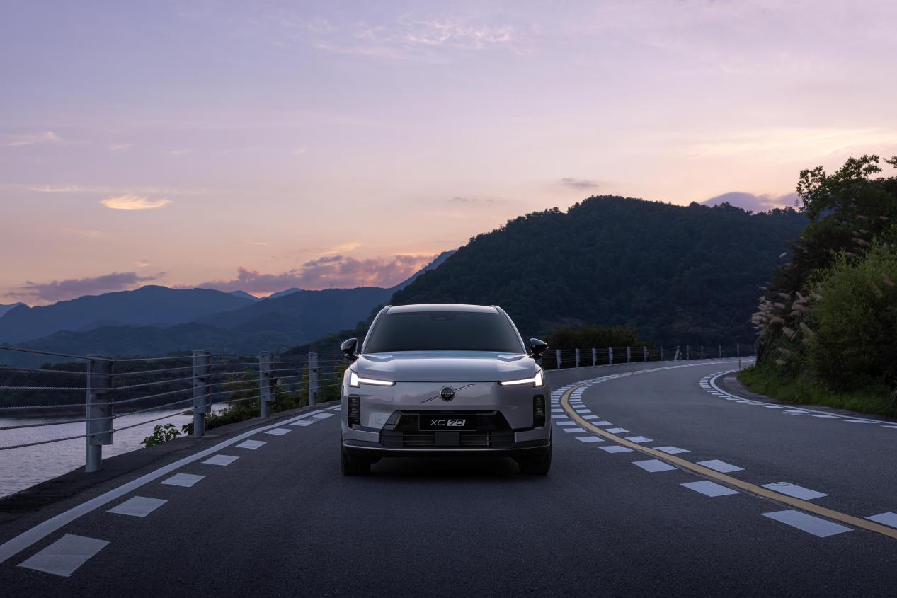 以安全为基，沃尔沃全新XC70打造“豪华混动第一车”！