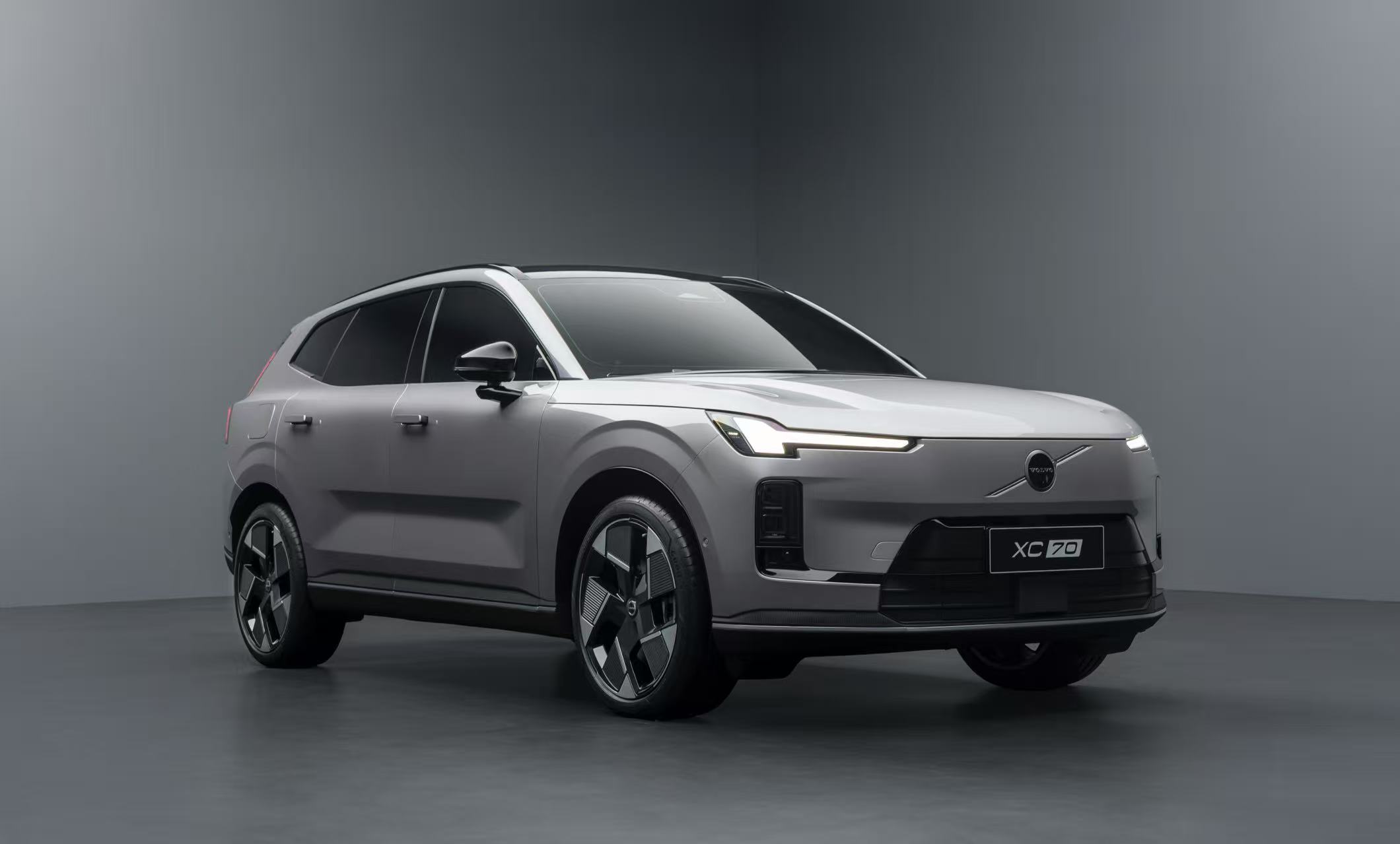 以安全为基，沃尔沃全新XC70打造“豪华混动第一车”！