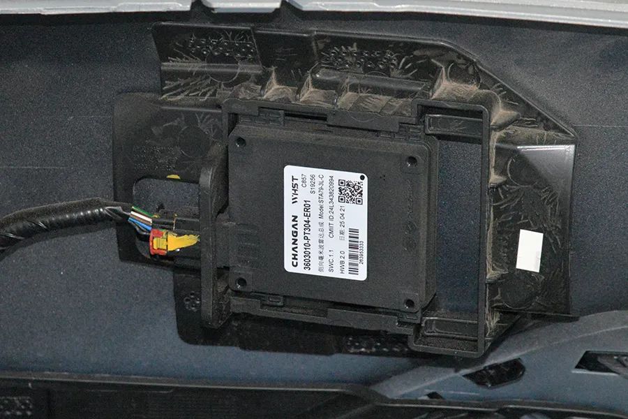 深蓝S05拆车：超大前备箱、超高集成度，10万多的车就有了！