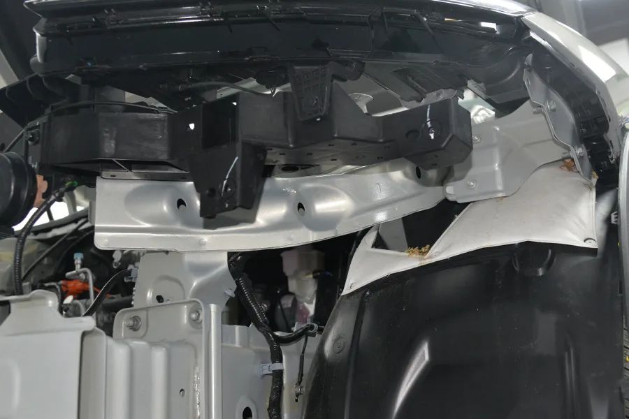 深蓝S05拆车：超大前备箱、超高集成度，10万多的车就有了！
