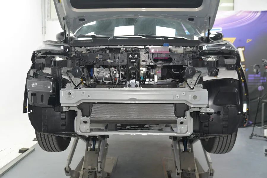 深蓝S05拆车：超大前备箱、超高集成度，10万多的车就有了！